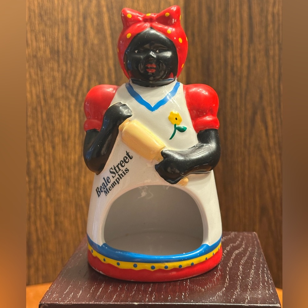 Vibrant Americana figure for scrubber storage, Beale Street Memphis